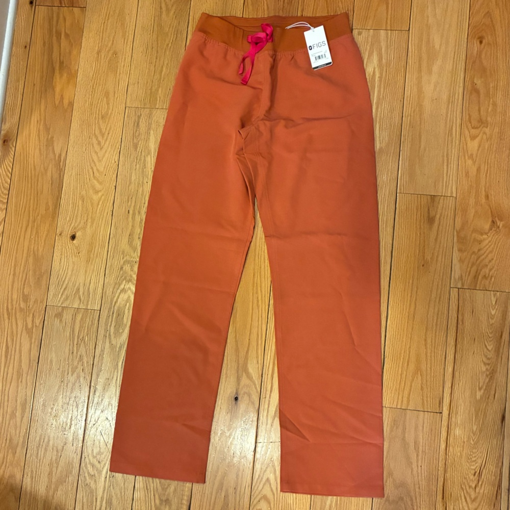NWT Figs Catarina scrub pants terracotta